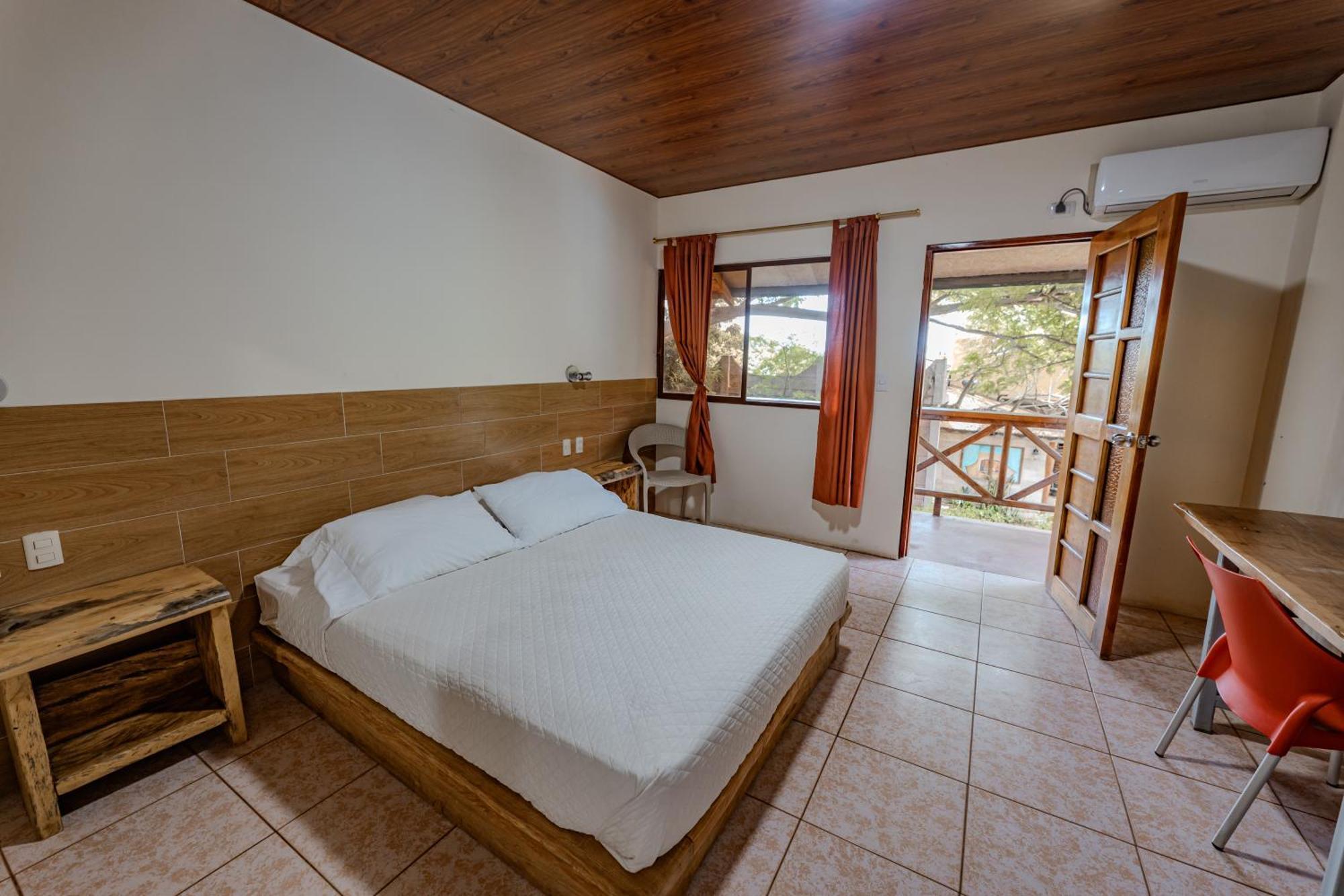 Hotel Nantu Hosteria Puerto López Exterior foto